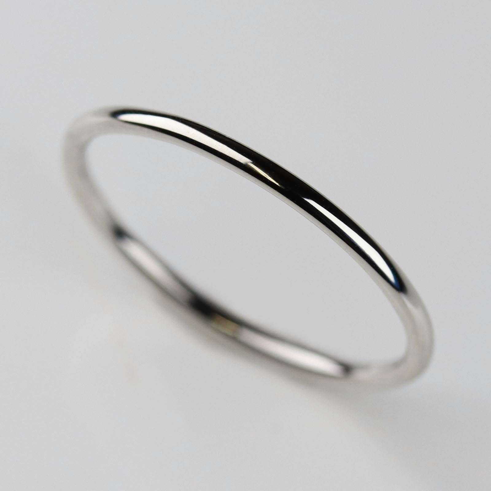 1.5mm Round Band Ring •