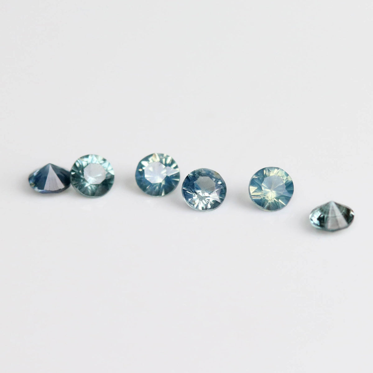 1.5mm Round Australian Sapphires - 115215