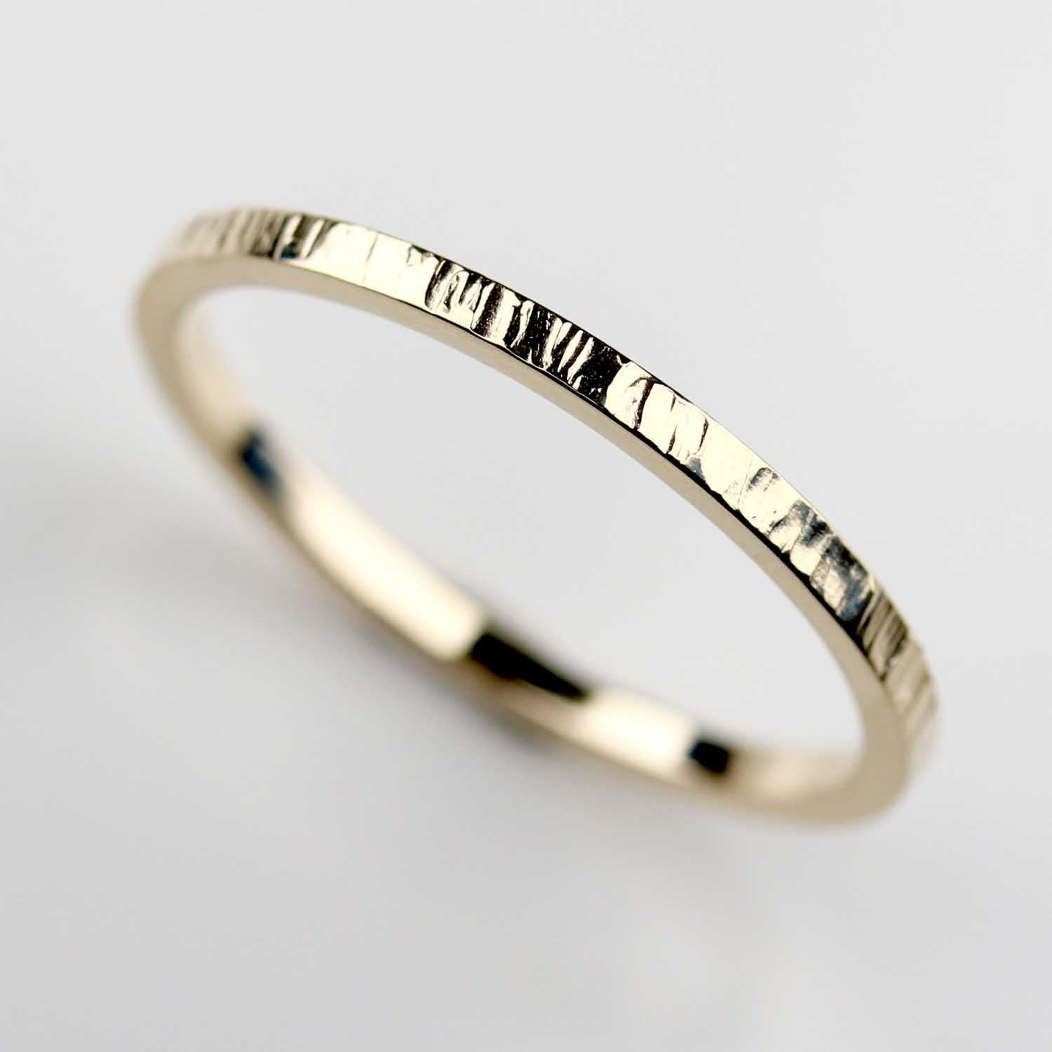 1.5mm Square Wood Texture Band in Yellow Gold