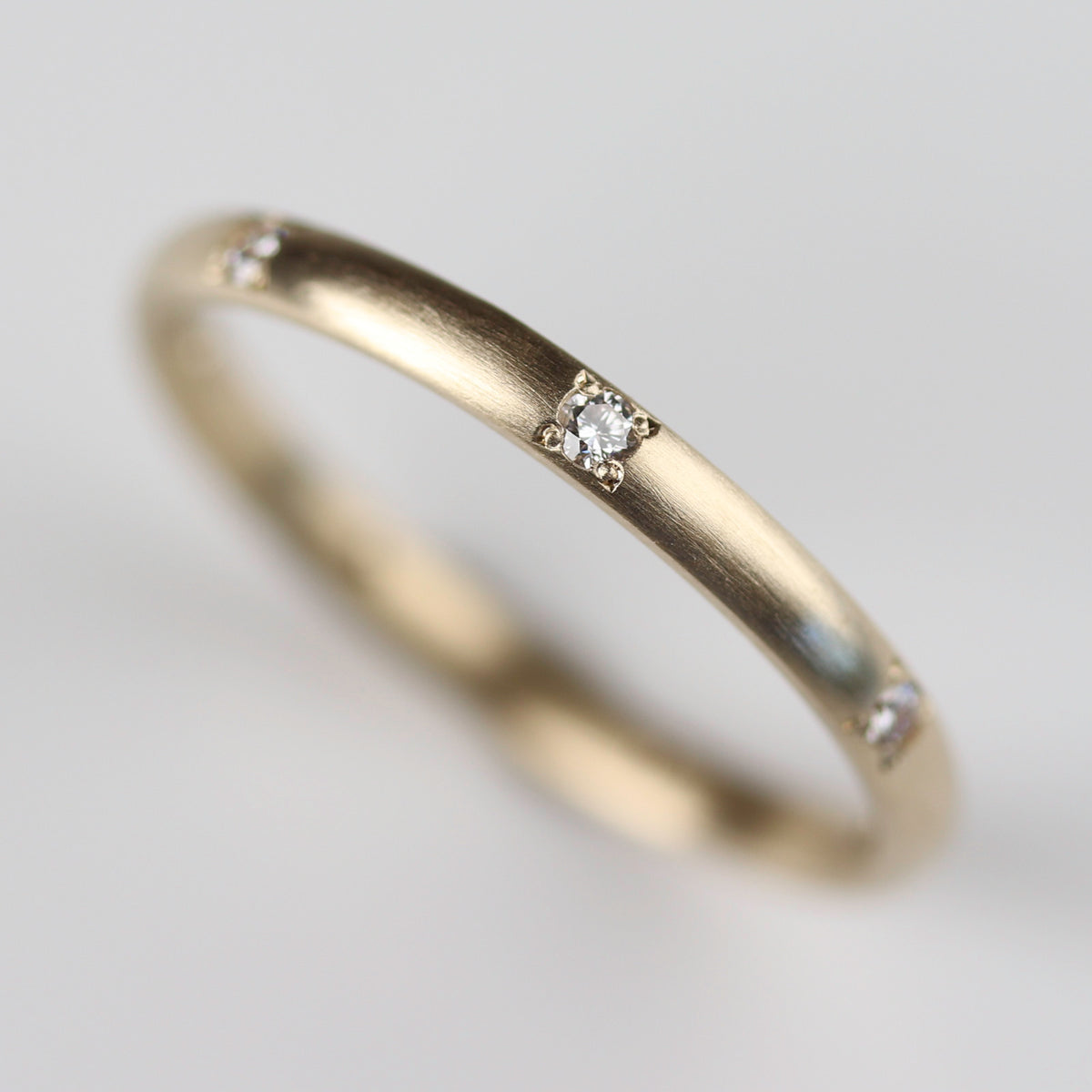 Bead-Set Comfort-fit Classic Wedding Band