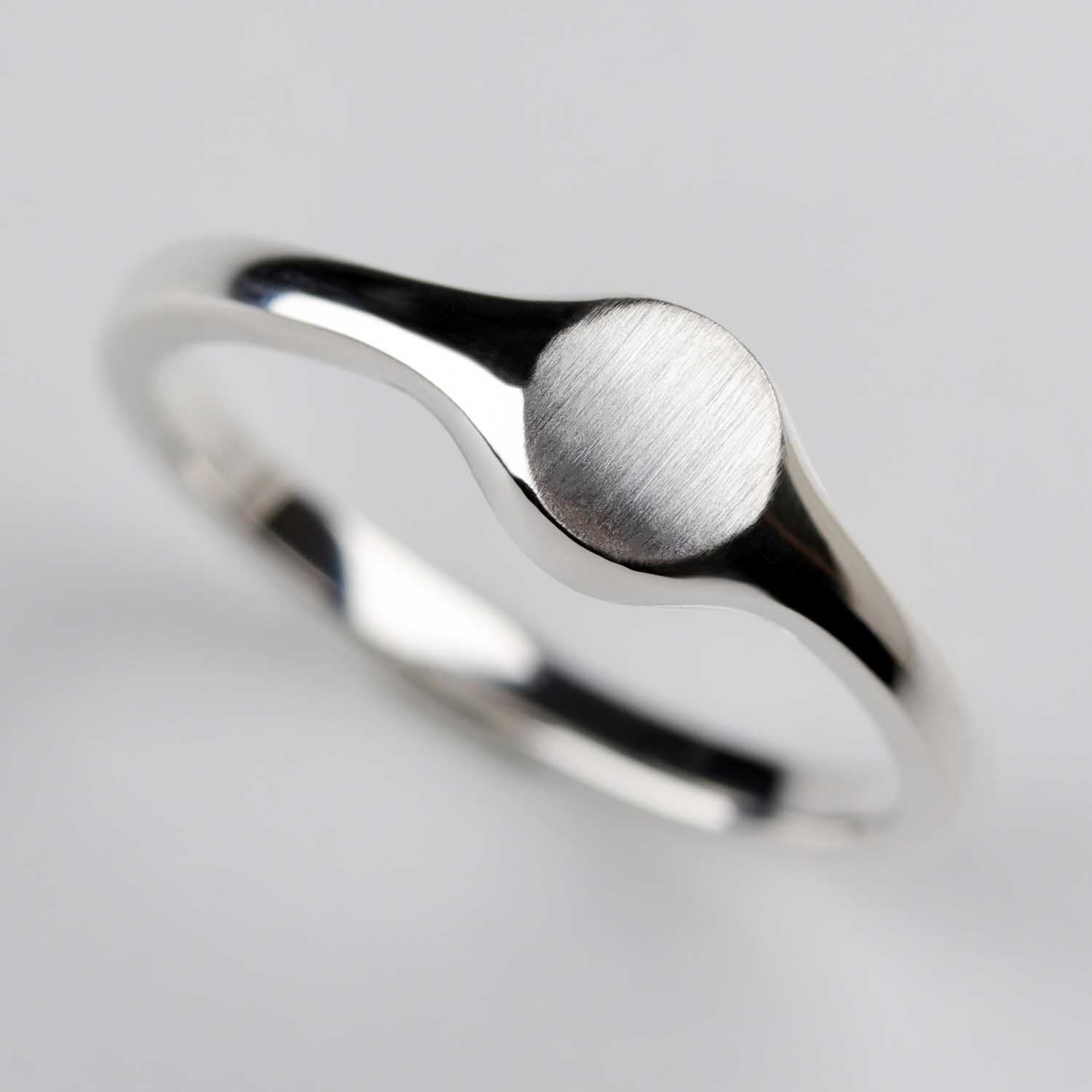 Round Signet Ring