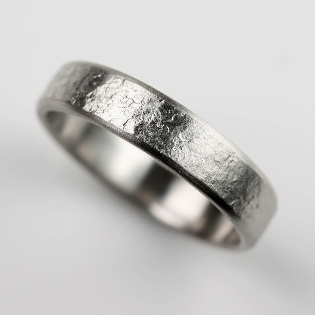 Wide Weathered Texture Comfort-fit Flat Band