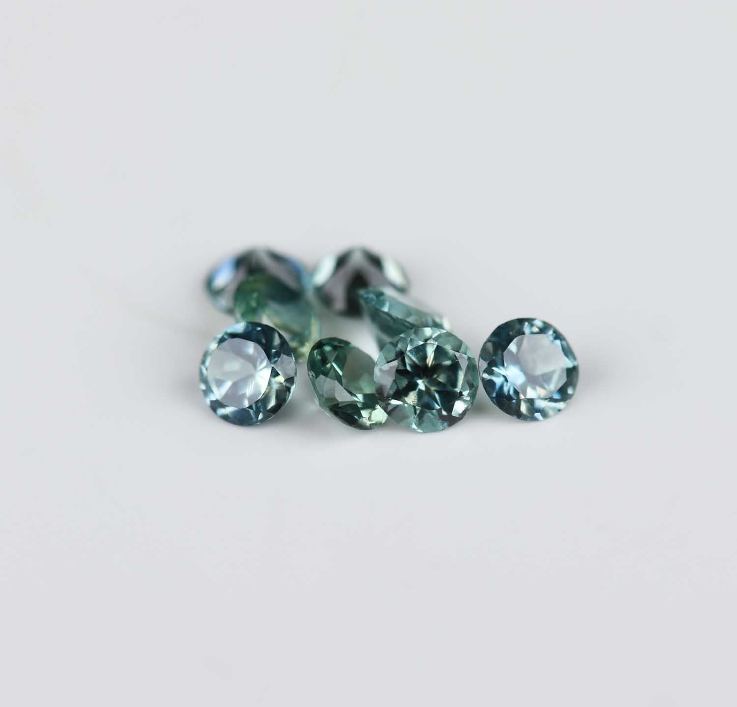 2.5mm Round Montana Sapphires - 100125