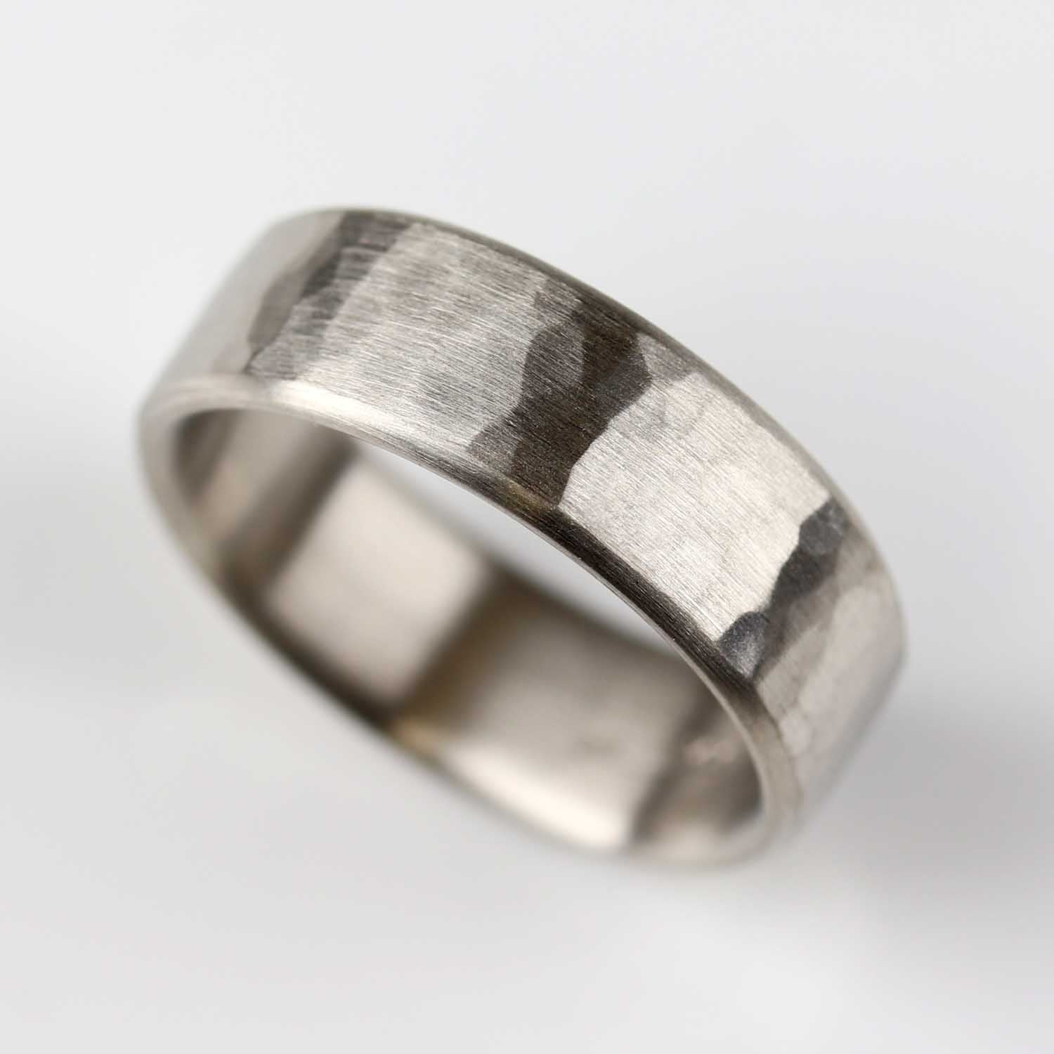 Wide Hammer Textured Edgeless Comfort-fit Band