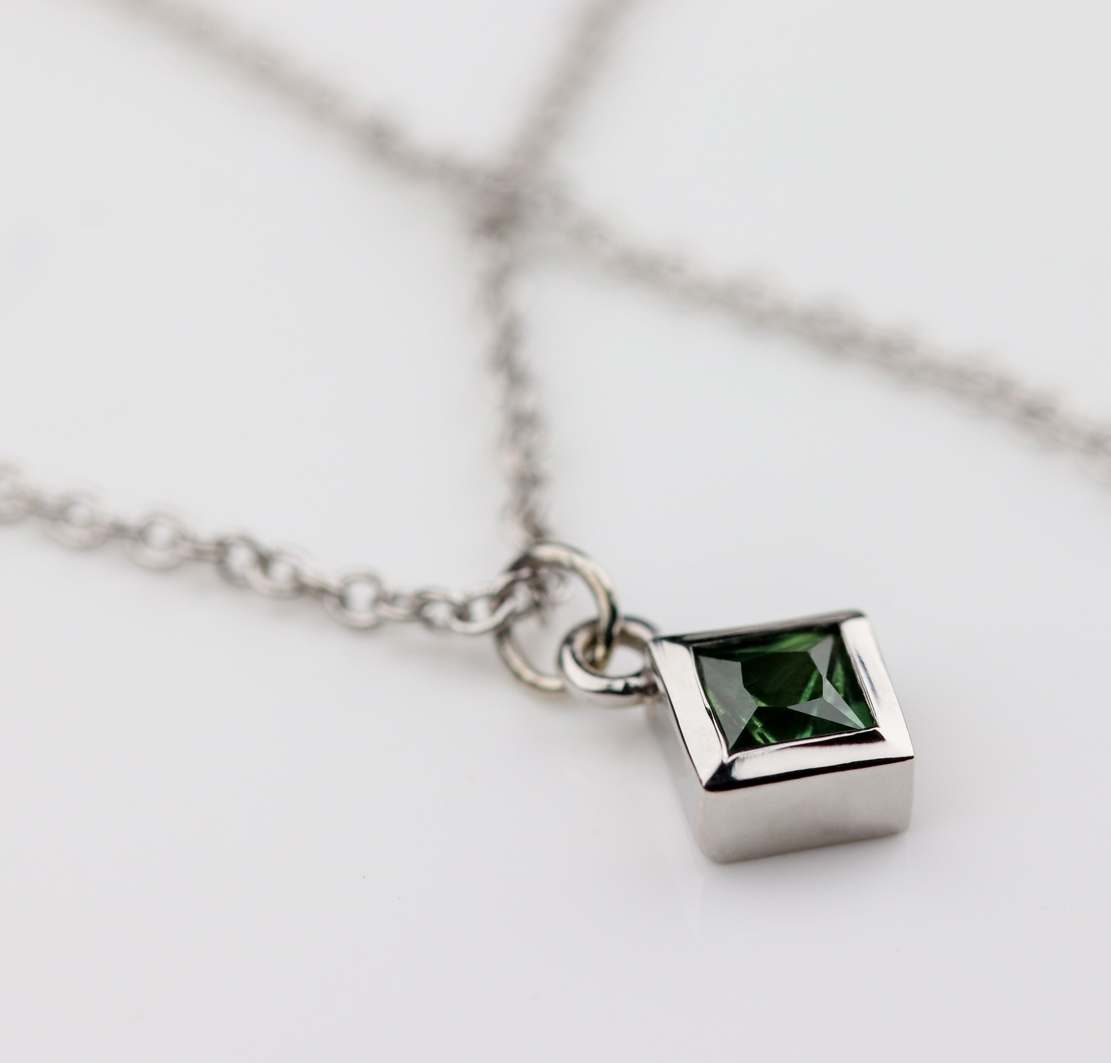 . 3mm Australian Sapphire Square Bezel-set Pendant