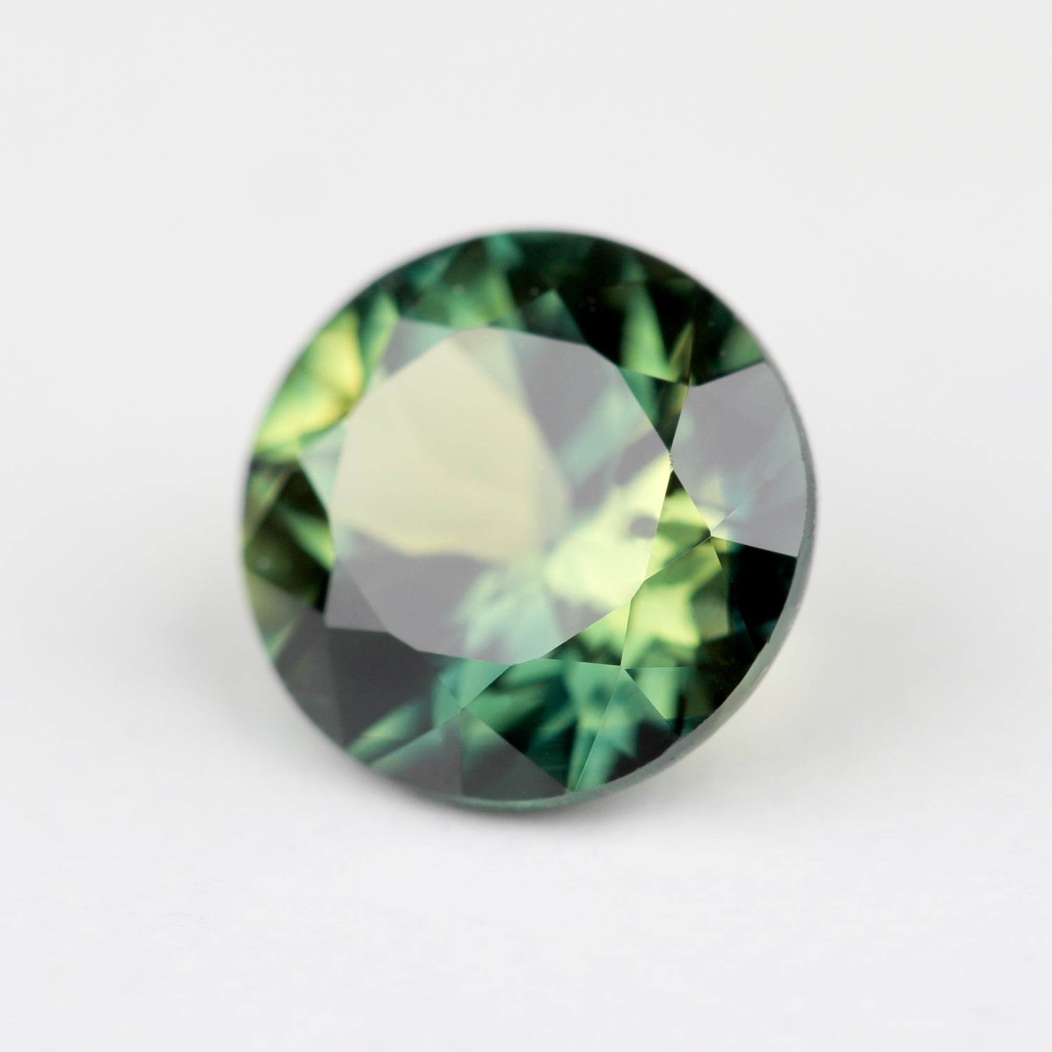 6mm Round Brilliant Cut Green Bi-color Australian Sapphire - 115260-C