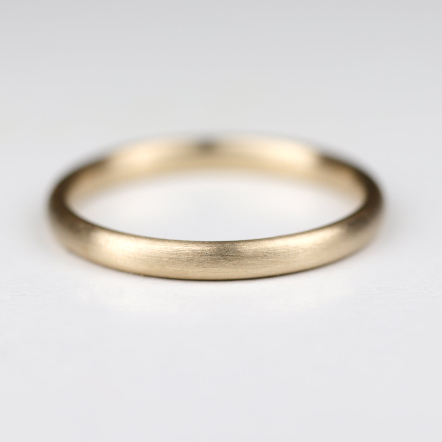 Narrow & Comfort-fit Classic Band Ring •