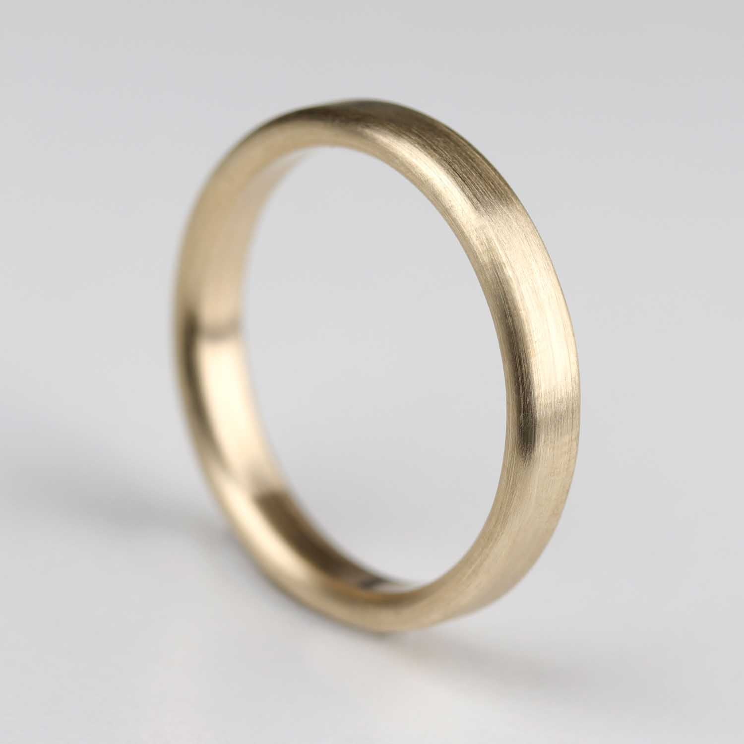 Edgeless Comfort-fit Flat Band •