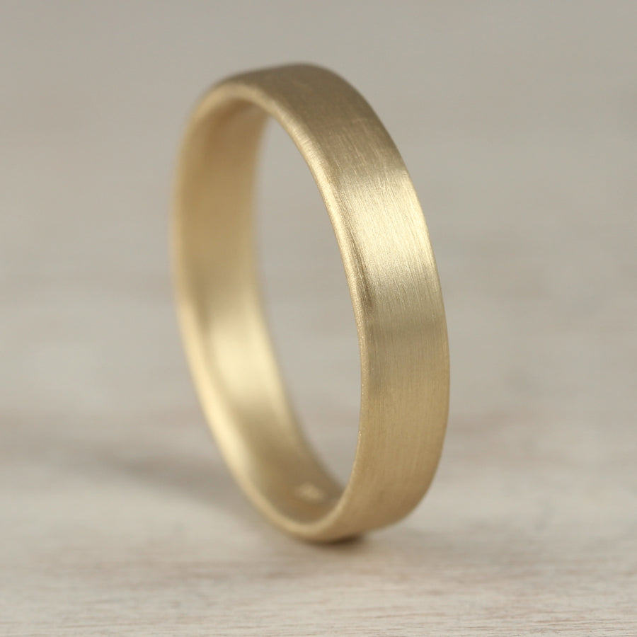 Wide Edgeless Comfort-fit Flat Band