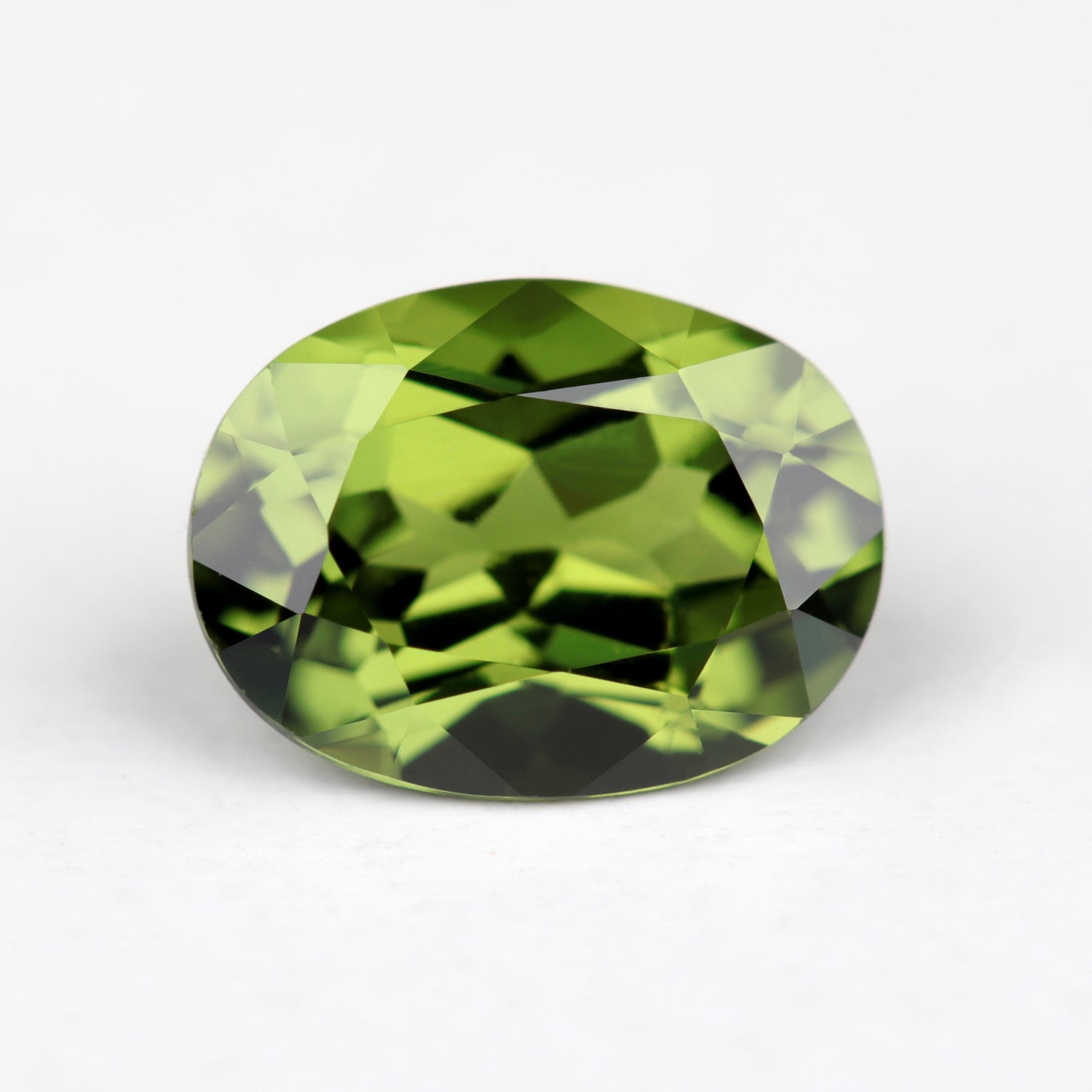 6.77x5.08mm Light Olive Green Oval Australian Sapphire - 115275-C
