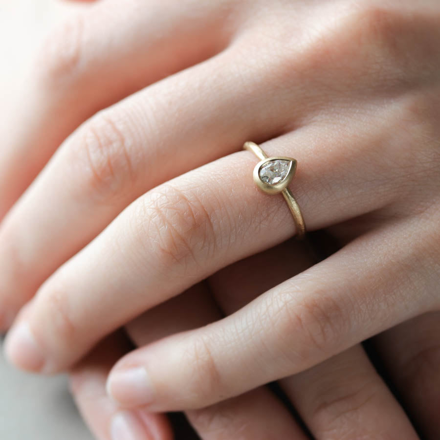 6x4mm Rustic Pear Cut Solitaire Engagement Ring >7.25, Engagement Ring - Aide-mémoire Jewelry