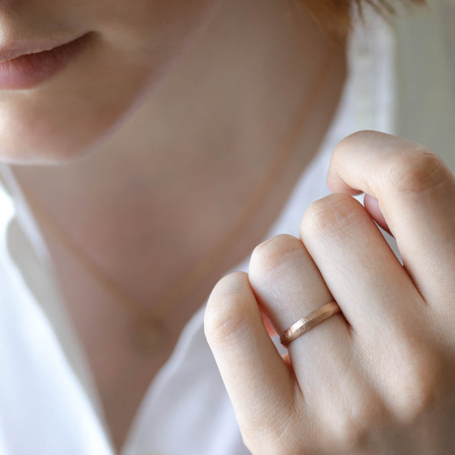 3mm Women's Knife Edge Ancient Textured Band, Wedding Band - Aide-mémoire Jewelry