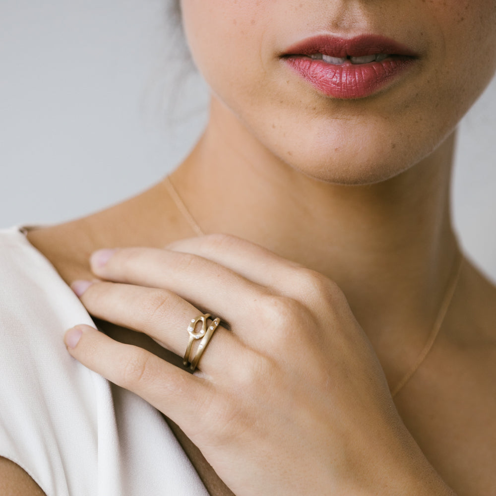 Round Sculpted Diamond Stacking Ring, Organic Jewelry, Stacking Ring, Alternative Wedding Band, Alternative Engagement Ring - Aide-mémoire Jewelry