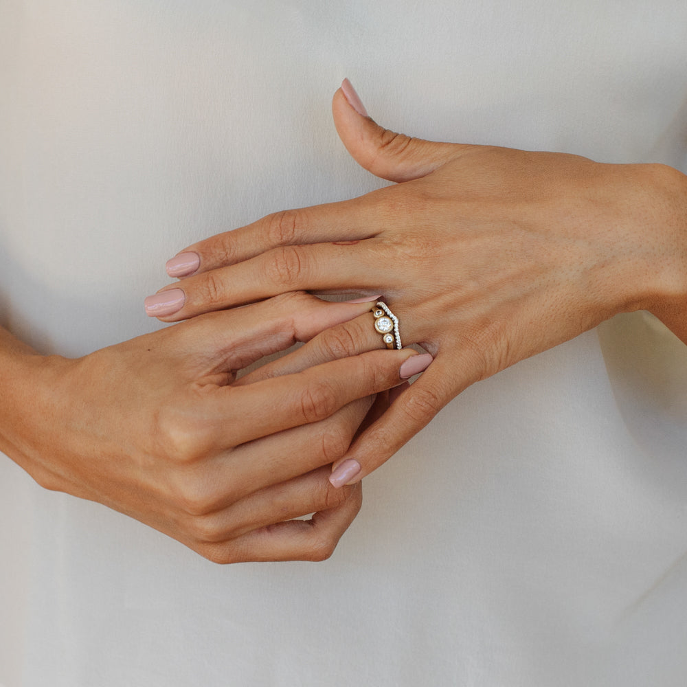 5mm Three Stone Ring, Engagement Ring - Aide-mémoire Jewelry