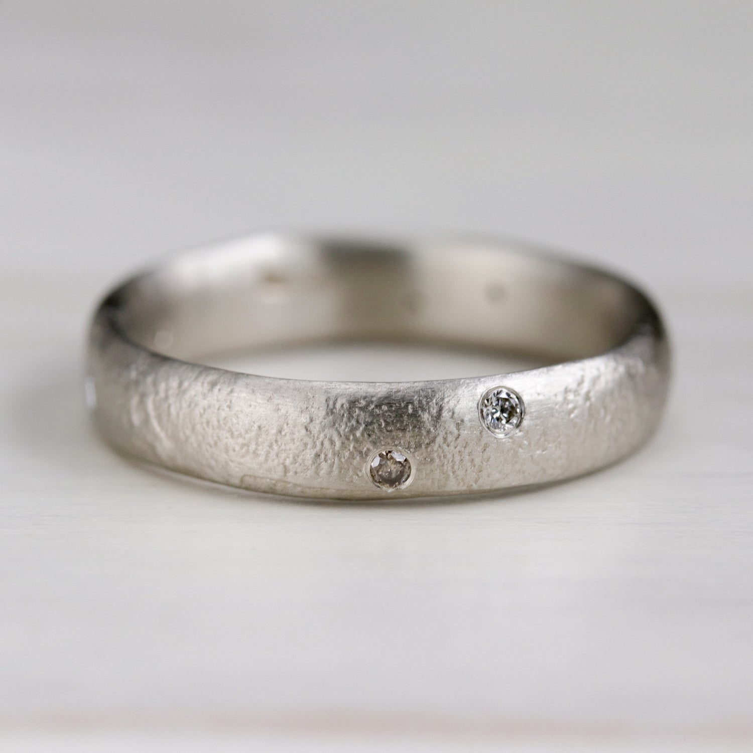 Diamond Scatter Ancient Band