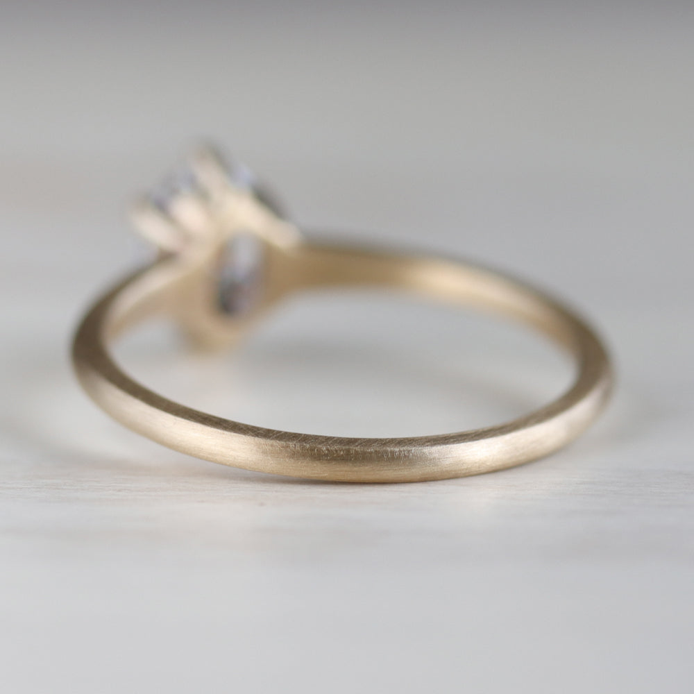 7x5mm Oval Six-Prong Solitaire, Engagement Ring - Aide-mémoire Jewelry