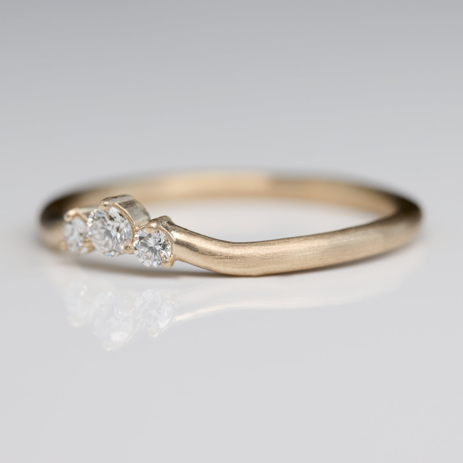 Diamond Contour Band