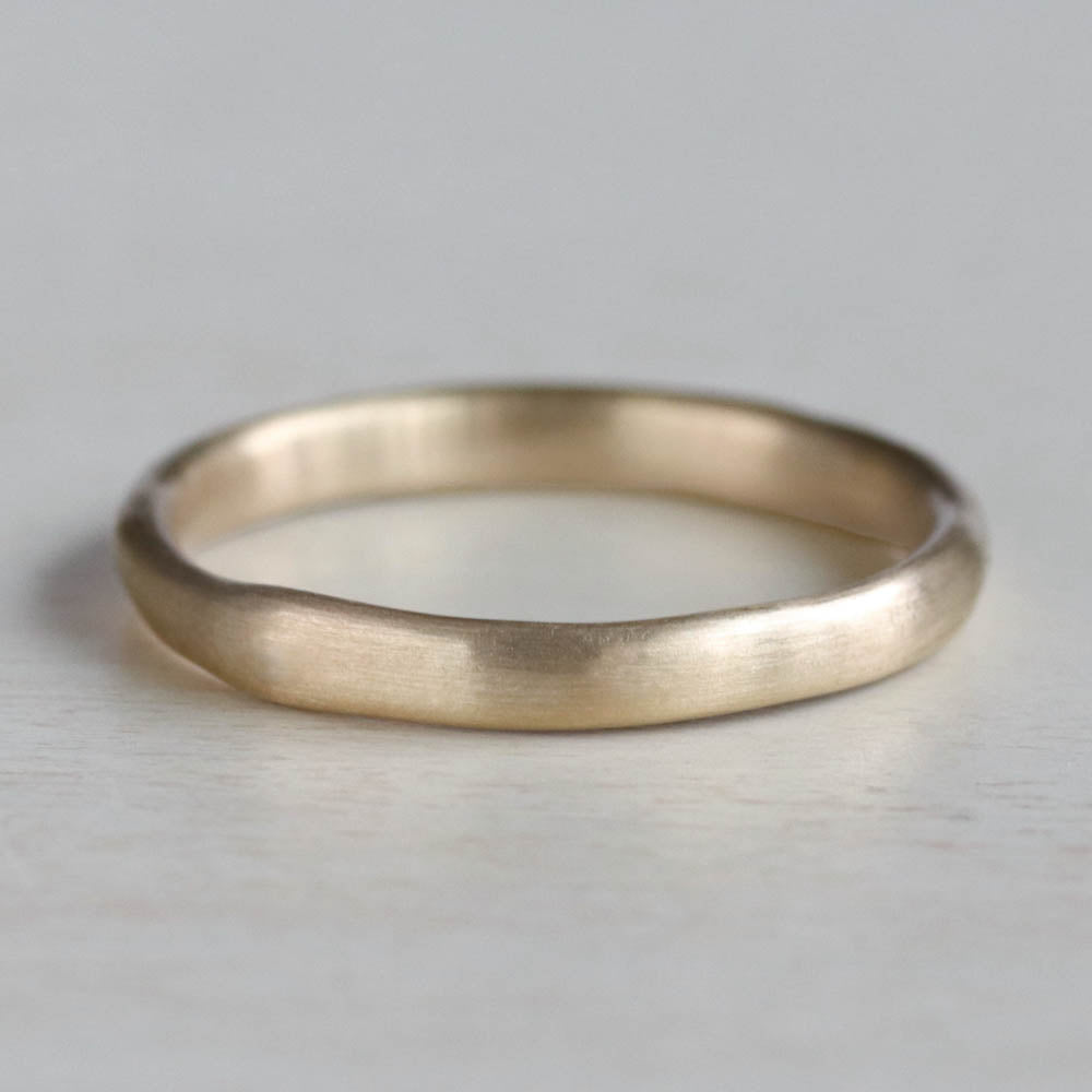 Flat Sculpted Stacking Ring, Wedding Band - Aide-mémoire Jewelry