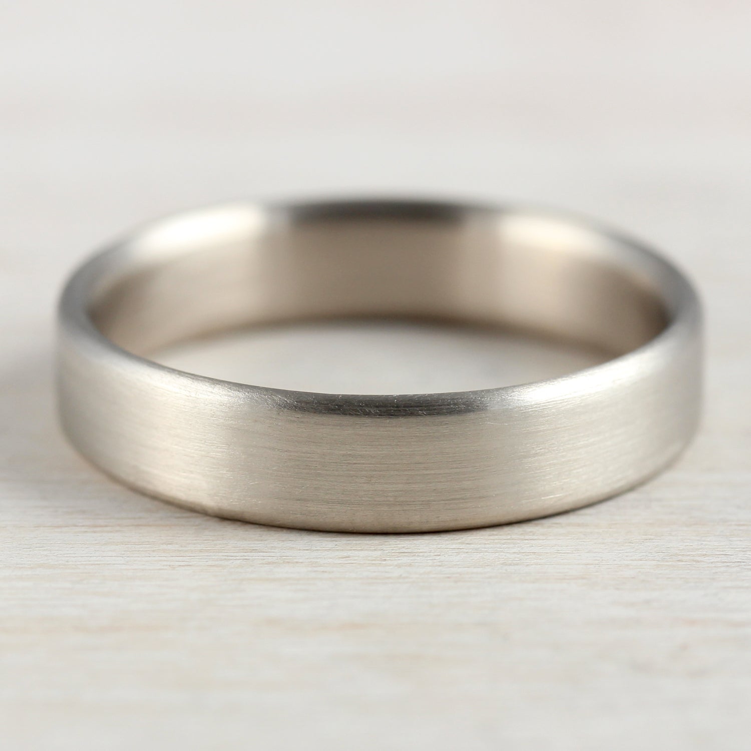 Wide Edgeless Comfort-fit Flat Band