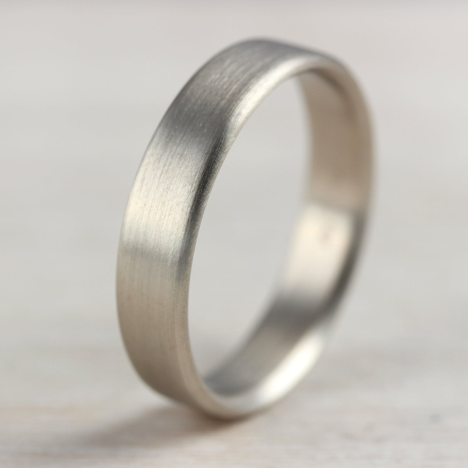 Wide Edgeless Comfort-fit Flat Band