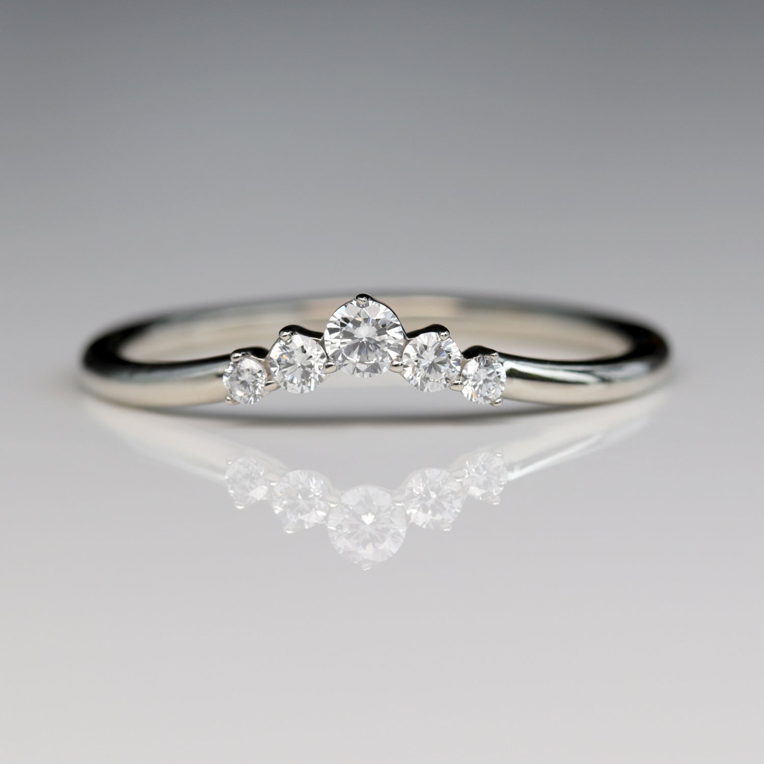 Prong-set Five Stone V Contour Band •