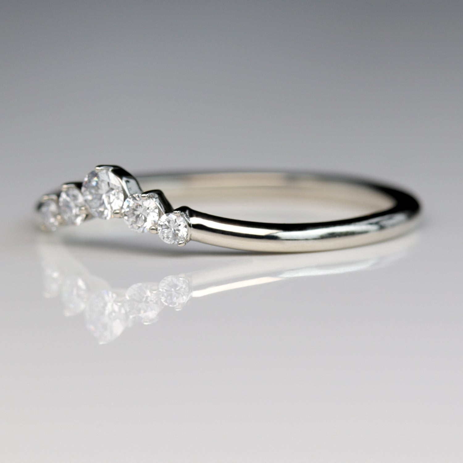 Prong-set Five Stone V Contour Band •