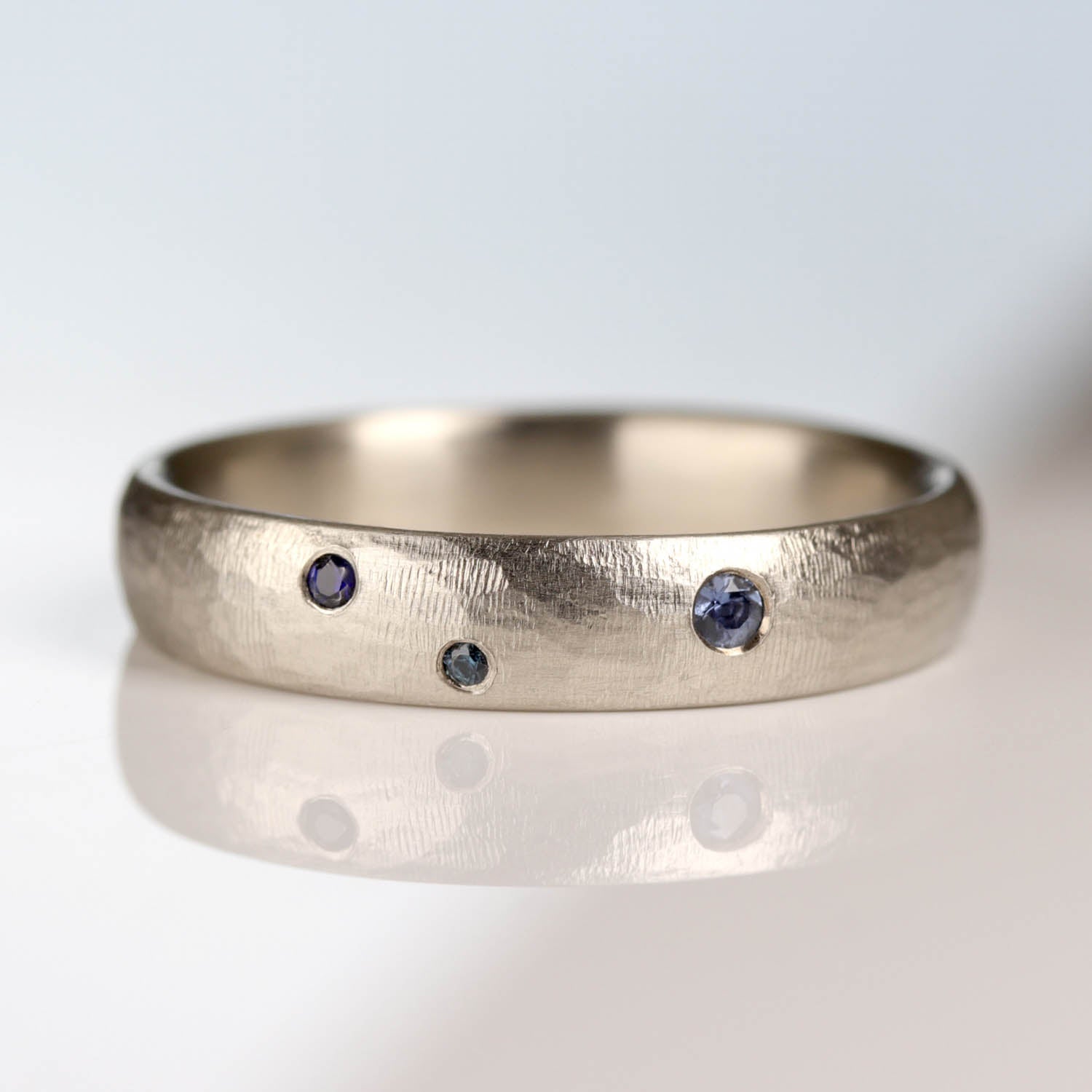 Flush Set Stone Texture Hand-Carved Classic Band