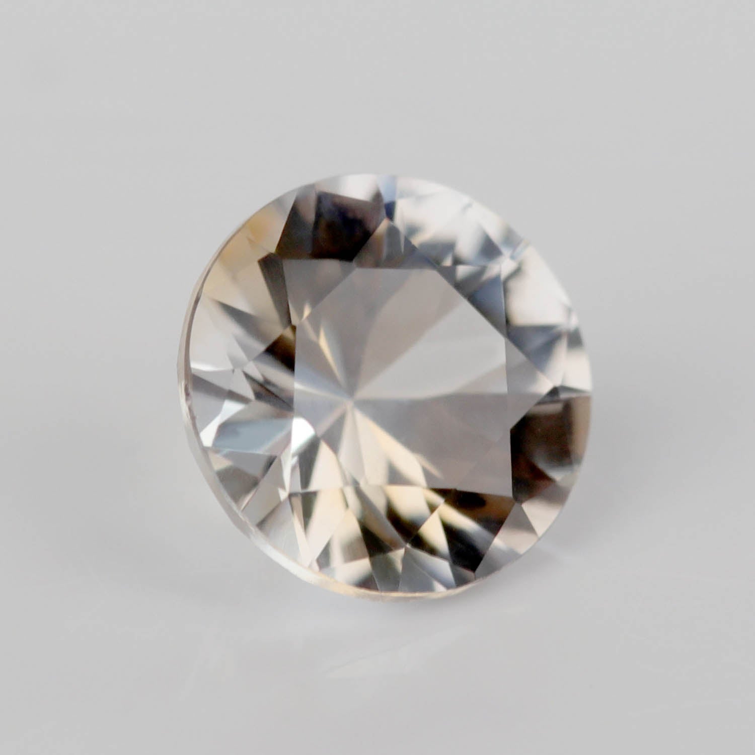 5mm Light Peach Montana Sapphire - 104250