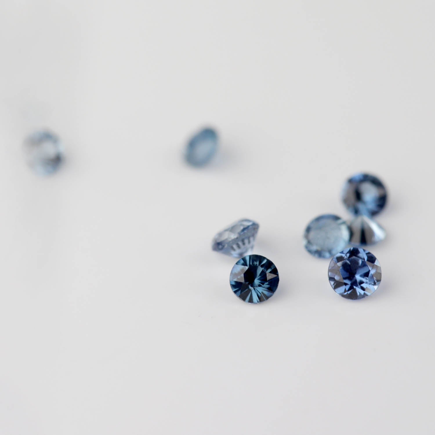 1.5mm Round Australian Sapphires - 102216