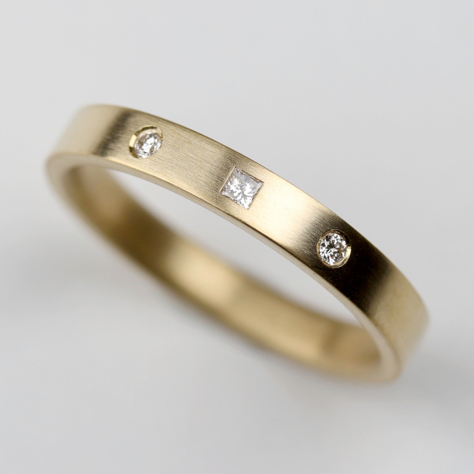 Flush-set Three Stone Flat Band