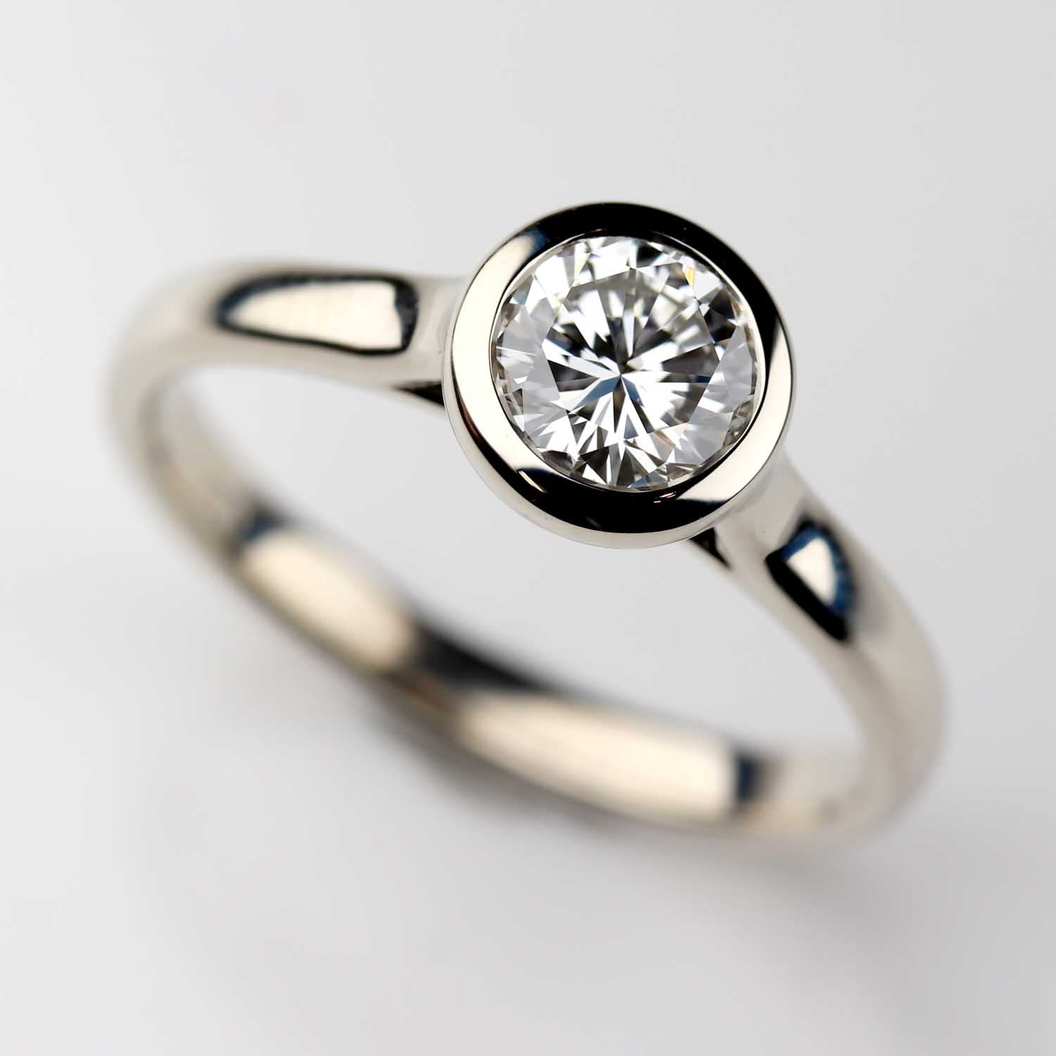 Solitaire Engagement Rings Conflict-free, Recycled Diamonds – Aide-mémoire