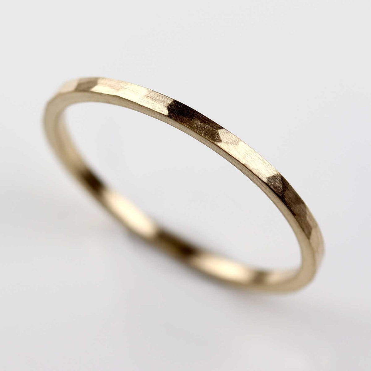 Hammer Textured Square Band •