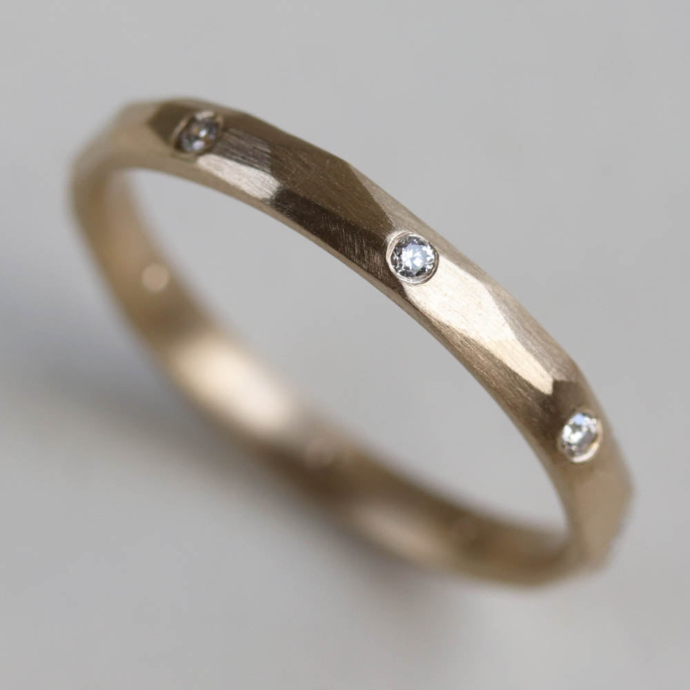 Flush-Set Smooth Faceted Band, Women's Wedding Band - Aide-mémoire Jewelry