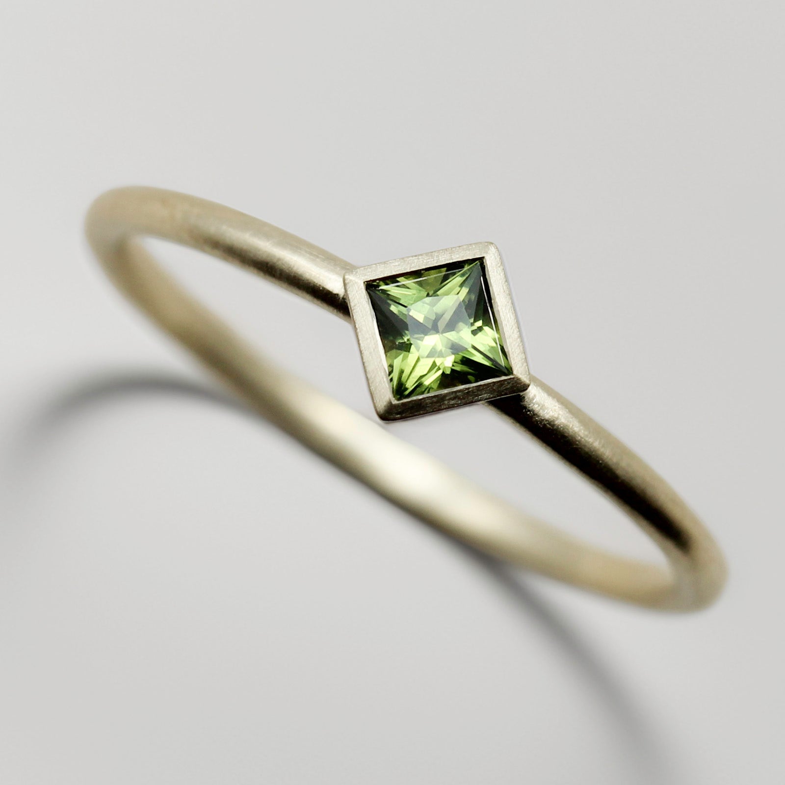 Green Sapphire and Yellow Gold Princess Cut Solitaire, Engagement Ring - Aide-mémoire Jewelry