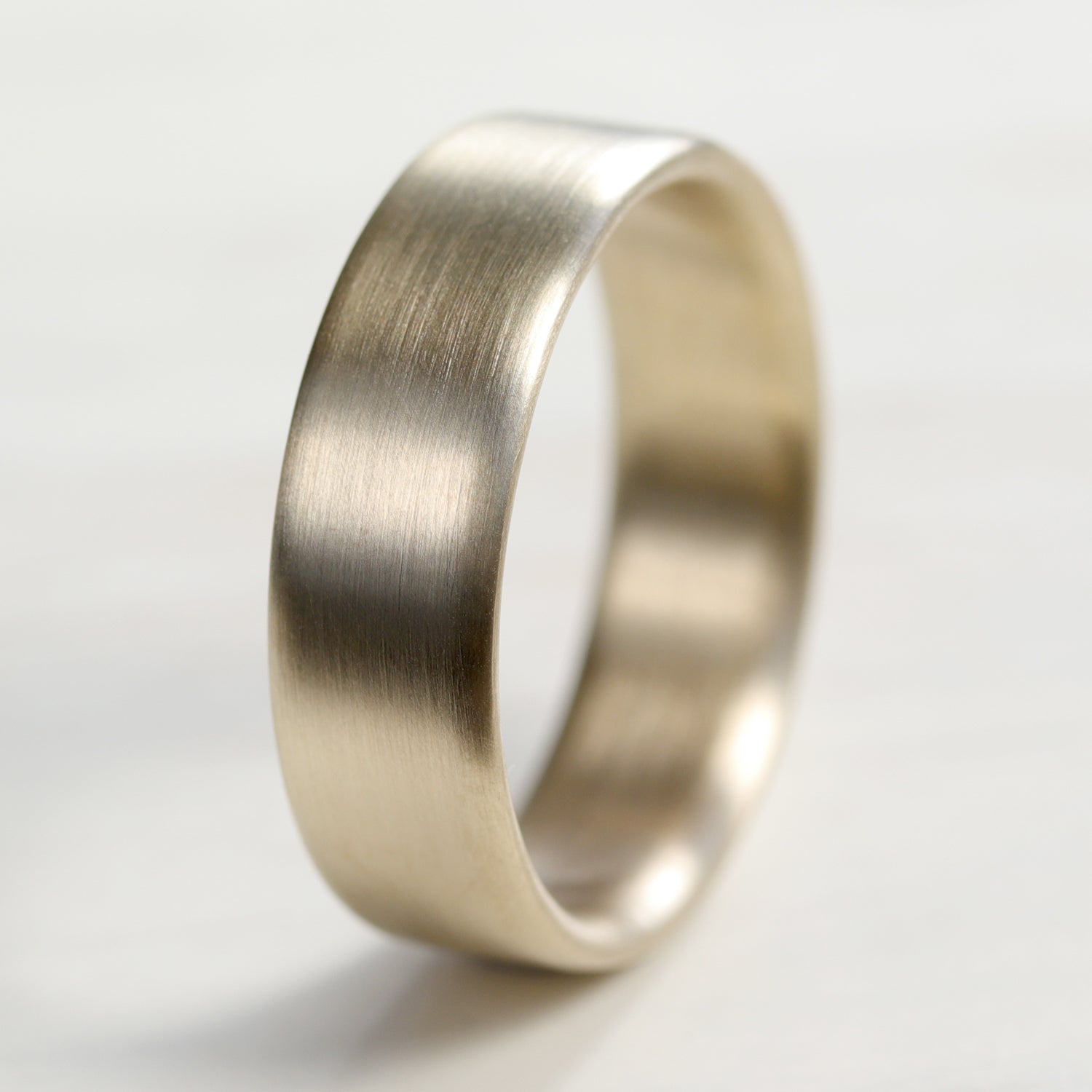 Wide Edgeless Comfort-fit Flat Band