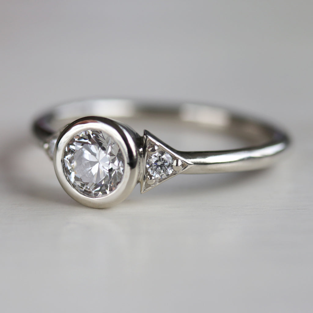 Deco Three Stone Ring >7.25, Engagement Ring - Aide-mémoire Jewelry