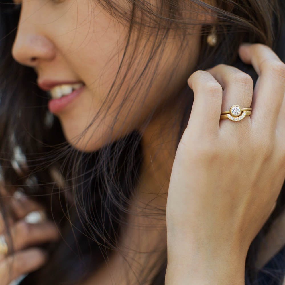 Diamond Half-Circle Contour Band >7.25, Women's Wedding Band - Aide-mémoire Jewelry