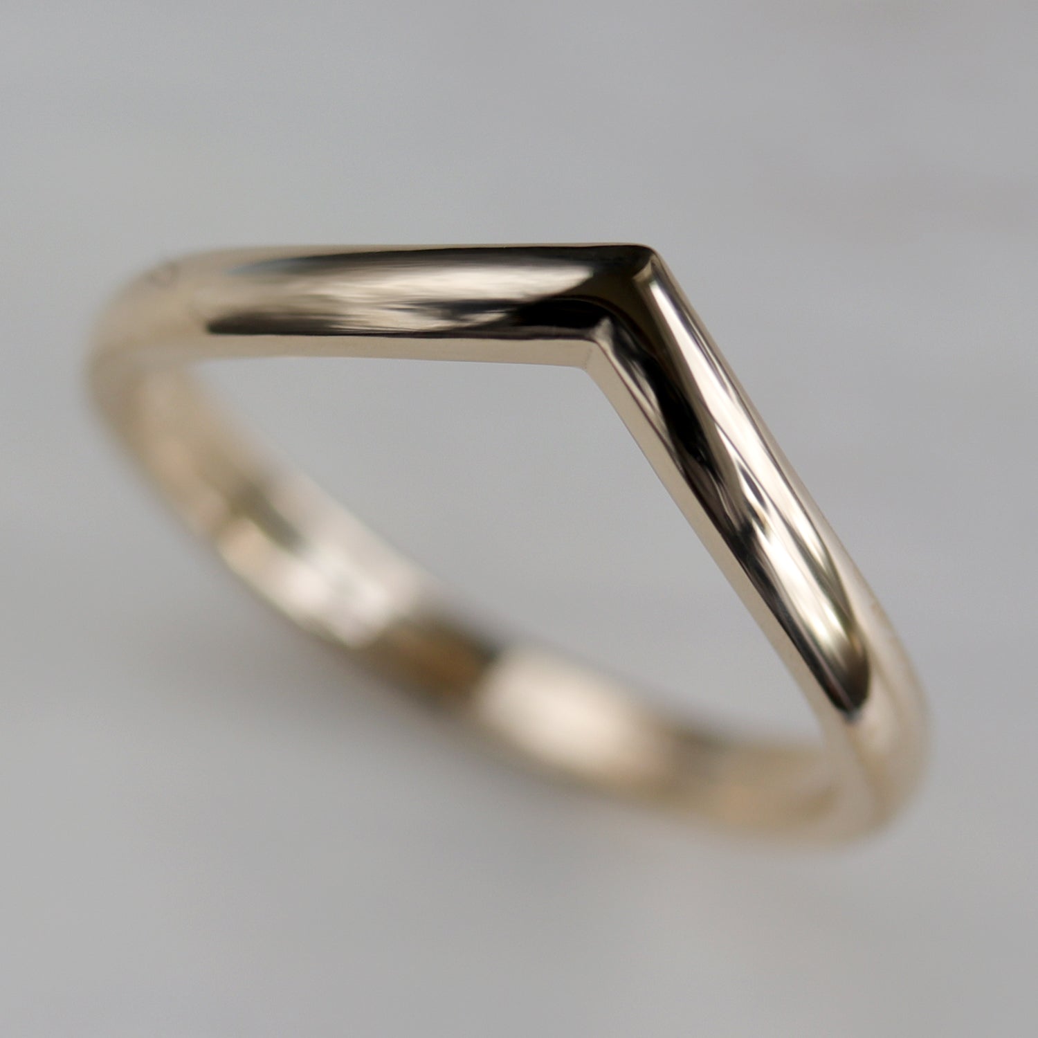 Low Dome V Contour Band •