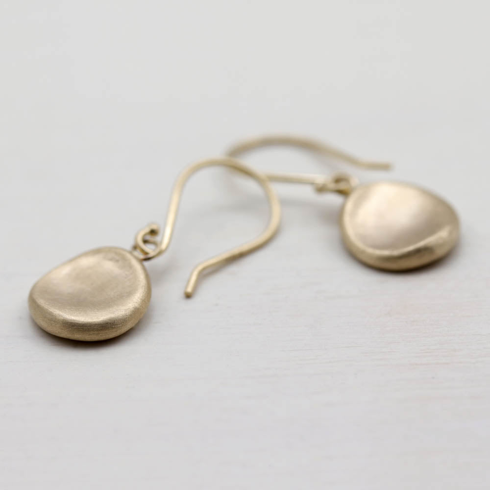Medium Sculpted Disc Dangle Earrings, Earrings - Aide-mémoire Jewelry