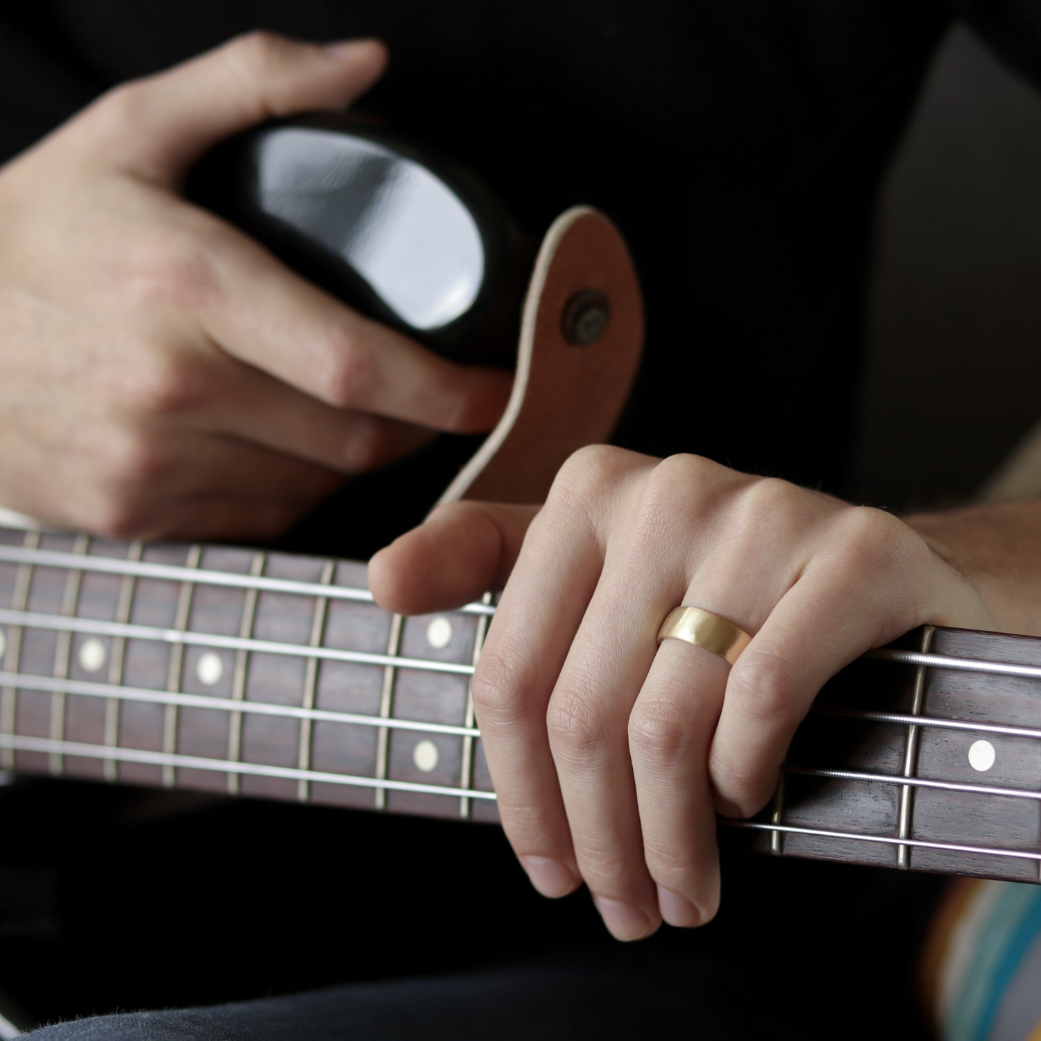 Widest Sculpted Band •