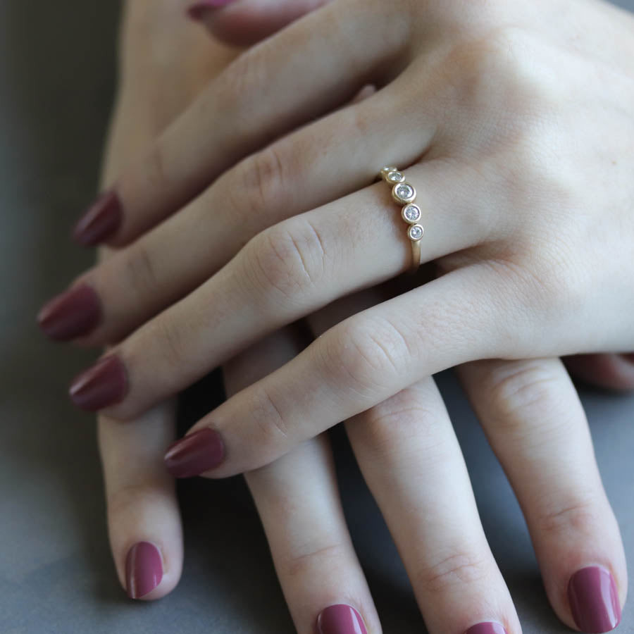 Five Stone Ring, Women's Wedding Band - Aide-mémoire Jewelry