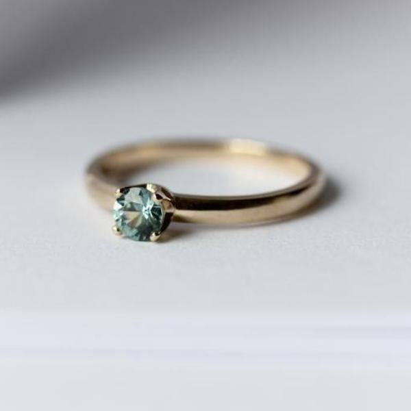 Aqua Blue Montana Sapphire Solitaire Engagement Ring, Engagement Ring - Aide-mémoire Jewelry