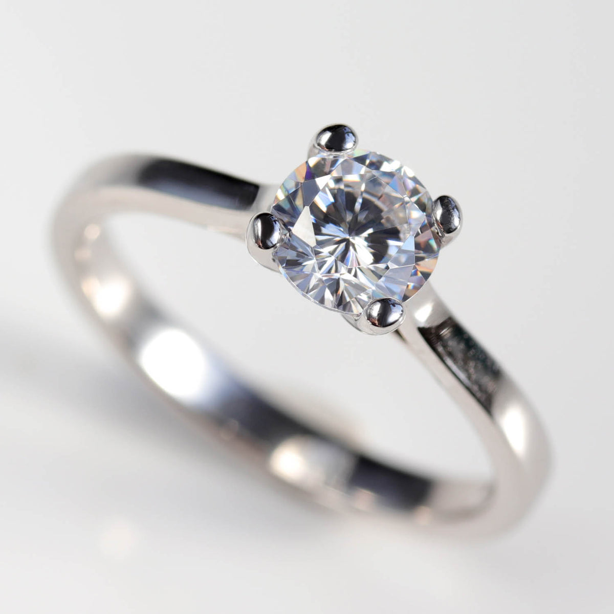 Solitaire Engagement Rings Conflict-free, Recycled Diamonds – Aide-mémoire